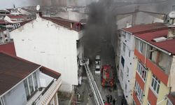 Esenyurt'ta 5 katlı bina alevlere teslim oldu: Mahsur kalanları kurtarma çalışmaları sürüyor!