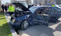 Kayseri'de feci kazada otomobil ve motosiklet çarpıştı: 1 ölü, 3  yaralı!