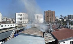 Küçükçekmece'de tekstil fabrikası deposunda yangın: İtfaiye ekipleri 45 dakikada söndürdü!