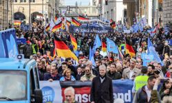 Almanya'da Yabancı Düşmanlığı İşçi Sıkıntısını Tetikliyor: İşgücü Piyasasında Karanlık Günler Mi Kapıda?