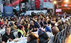 Başkan Cemil Tugay Aliağa'da yurttaşlarla iftar yaptı