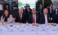 CHP Genel Başkanı Özgür Özel İzmir'de iftara katıldı: Kemalpaşalı vatandaşlarla buluştu