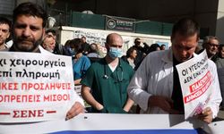 Yunanistanda doktorlardan protesto gösterisi