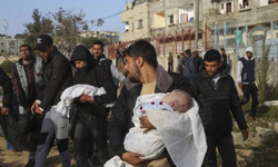 İsrail'in gerçekleştirdiği saldırıda ikiz bebekler hayatını kaybetti!