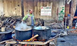 İHH'nın Yardım Eli Gazze'de: Binlerce Kişiye Sıcak Yemek ve Ekmek Ulaşıyor
