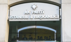 Kutlama çalışmalarına erken başlandı: AK Parti İstanbul İl Başkanlığı önüne sahne kuruldu!