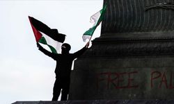 Fransa'da Müslüman öğrenciler Gazze için sokakta