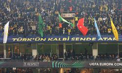 Fenerbahçe tribünlerinde bayrak şov! Eski Türk devletlerinin bayrakları açıldı!