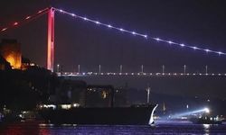 İstanbul Boğazı'nda dümen arızası: Gemi trafiği çift yönlü kesildi
