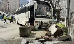 Bursa'da frenleri patlayan otobüs caddede dehşet saçtı!