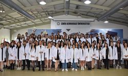İzmir Demokrasi Üniversitesi Diş Hekimliği Fakültesi'nde beyaz önlük heyecanı!
