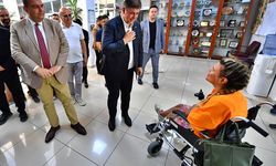 Başkan Cemil Tugay, Seferihisar ziyaretinde vatandaşlarla bayramlaştı