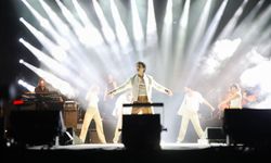 Edis Alaçatı'yı sarstı: Ot Festivali unutulmaz bir konsere ev sahipliği yaptı