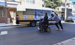 İzmir Büyükşehir'den engellilere müjde: Arızalanan tekerlekli sandalyeler ücretsiz tamir ediliyor!