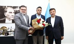 Bilal Saygılı ve Hamza Dağ, Aliağa Belediye Başkanı Serkan Acar'ı ziyaret etti