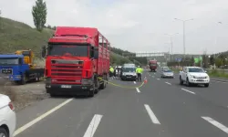 Arızalanan araç sürücüsü yardıma gelen kamyonun altında kalarak hayatını kaybetti!