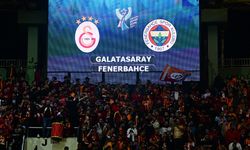 Fenerbahçe sahadan çekildi, Galatasaraylı oyuncular kendi arasında maç yapmaya devam ediyor!