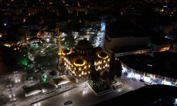 Balıkesir'in yeni Belediye Vaşkanı Ahmet Akın tarihi camide şükür namazı kıldı