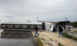Gaziantep'te yağmur felaketi: Tanker devrildi, yol trafiğe kapandı!