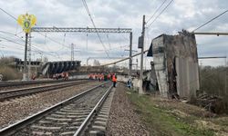 Rusya'da demiryolu köprüsü çöktü: 1 kişi öldü, 5 kişi yaralandı!