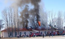 Erzurum şeker fabrikası'nda yangın: Bir itfaiye eri dumandan etkilendi!