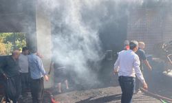 Mersin'de depo yangını: İtfaiye ekipleri yangını söndürdü!