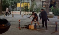 Karşıyaka'da 7 kişilik grup kafeden çıkan kişilere sopalarla saldırı düzenledi!