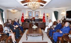 Adana Valisi Yavuz Selim Köşger 23 Nisan'da koltuğunu çocuklara bıraktı