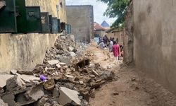 Nijerya'da yağmur cezaevinin duvarını yıktı, 118 mahkum kaçtı!