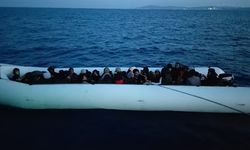 Çeşme'de 34 düzensiz göçmen yakalandı, 4 göçmen kaçakçısı gözaltına alındı!