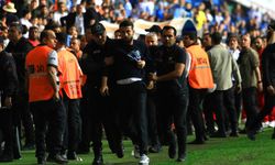 Adana Demirspor - Kayserispor Maçında olaylı gece: Sahaya indiler, Teknik Heyet sakinleştirdi!