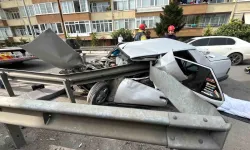 Kocaeli'nde korkunç kaza: Bariyer otomobilin ön camından girip arka koltuğa kadar ilerledi, 1 kişi hayatını kaybetti!
