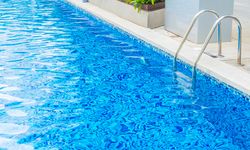 Bu yaz havuzda mı serinleyeceksiniz? İzmir'deki en iyi 5 havuz sizi bekliyor!