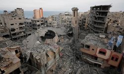 İsrail Fahura Şehitleri Camisi'ni bombaladı