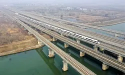 Çin'den, saatte kilometre hıza ulaşan yeni tren!
