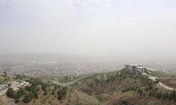 Elazığ'da toz fırtınası kent merkezini kapladı!