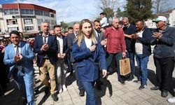 Türkiye'nin en genç belediye başkanı Zeynep Çelik mazbatasını aldı!