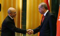 Erdoğan'ın Şimşek'e Yönelttiği Soru Gündemi Salladı: "Mehmet, Yapacak Bir Şey Yok mu?"