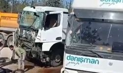 Bursa'da 2 hafriyat kamyonu çarpıştı: 1'i ağır, 2 yaralı!