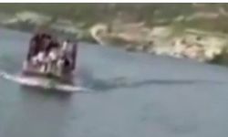 Halfeti'de tekneler kafa kafaya çarpıştı: Facia kıl payı atlatıldı!