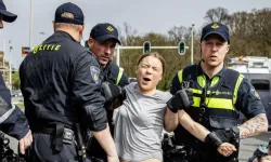 Dünyaca ünlü iklim aktivisti Greta Thunberg Hollanda'da gözaltına alındı!