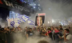 İsrail'de Netanyahu'ya protesto: 100 bin kişi istifaya çağırdı!