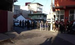 İzmir'de tabancayla yaralanan 3 çocuk babası hayatını kaybetti, 2 şüpheli yakalandı!