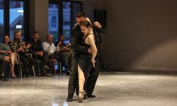 Nilüfer'de tangonun büyülü atmosferi Dünya Dans Günü'nü mest etti!