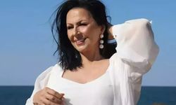 Ünlü şarkıcı Nur Yoldaş, yürüyüş sırasında fenalaşarak hastaneye kaldırıldı