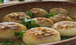 Osmanlı mutfağının vazgeçilmez lezzeti! Soğan dolması piyaziye tarifi