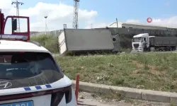 Sancaktepe'de kamyonet devrildi: 3 yaralı!