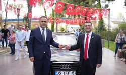 Torbalı Belediye Başkanı Övünç Demir şahsi aracı Audi A6'yı belediyeye bağışladı!