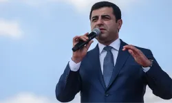 Selahattin Demirtaş'tan Van'daki belediye başkanı değişikliğine tepki: '' Hukuksuz girişime dur denmeli!''