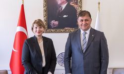 İzmir ve Birleşik Krallık arasındaki ilişkiler güçleniyor: Cemil Tugay ve Jill Morris görüştü